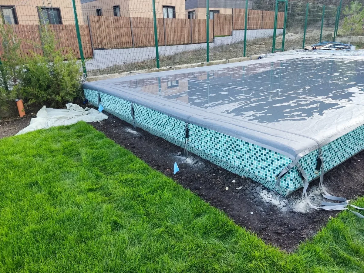 Батутное покрывало на бассейне в Усть-Илимске